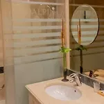 מלון Guadalpin 5*