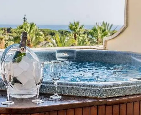 Отель Guadalpin