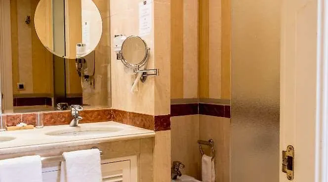 Hotel Guadalpin 5*